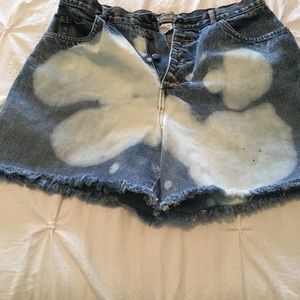 Vintage denim Fray hem destructed shorts